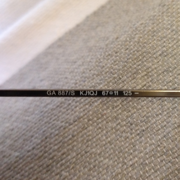 Giorgio Armani Sunglasses 🌞😎 - Picture 4 of 6